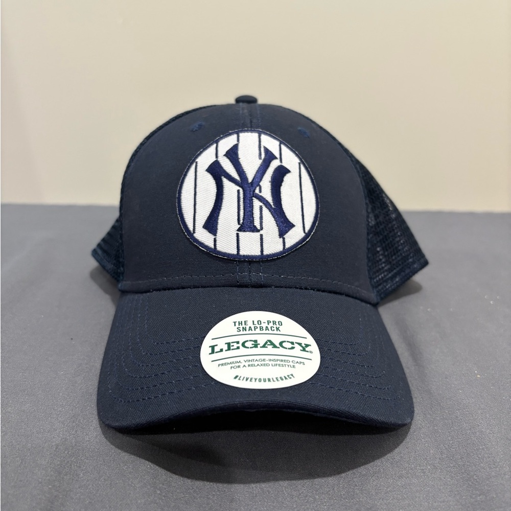 New York Yankees Legacy Lo Pro Trucker Hat